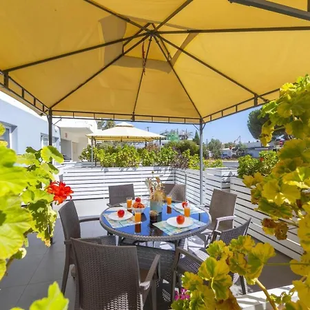 Atlantis 50m From Makenzy Seafront לרנקה