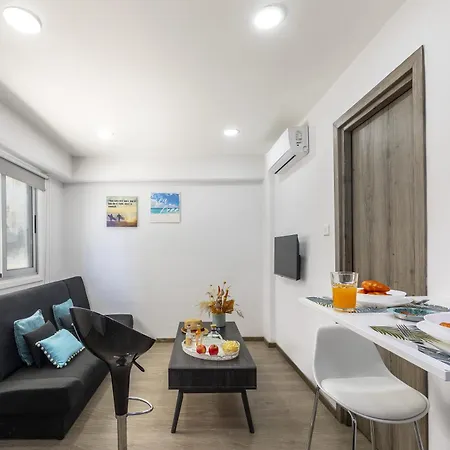 Appartamento Atlantis 50m From Makenzy Seafront