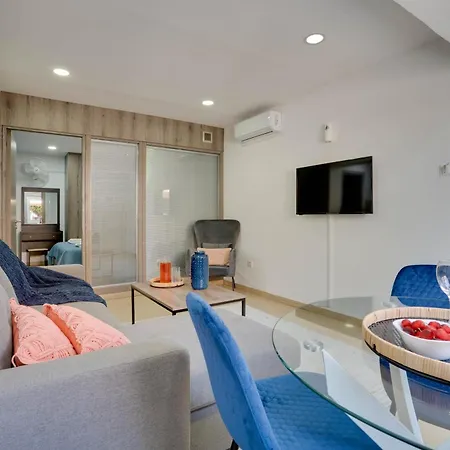 Atlantis 50m From Makenzy Seafront לרנקה
