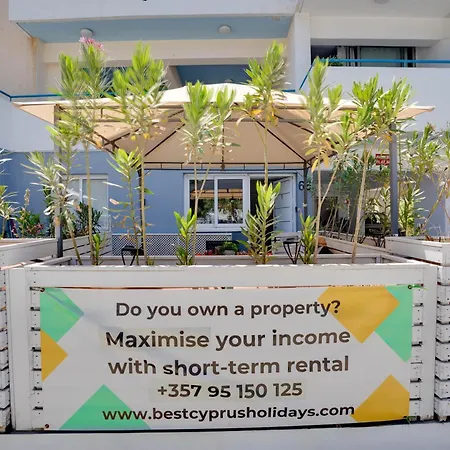 Atlantis 50m From Makenzy Seafront アパート *