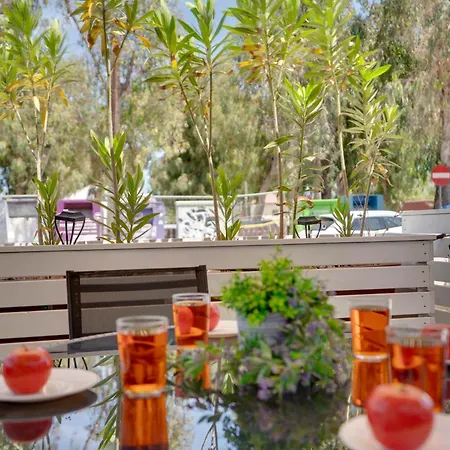 Apartament Atlantis 50m From Makenzy Seafront Larnaca