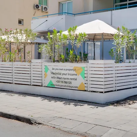 Atlantis 50m From Makenzy Seafront * ラルナカ