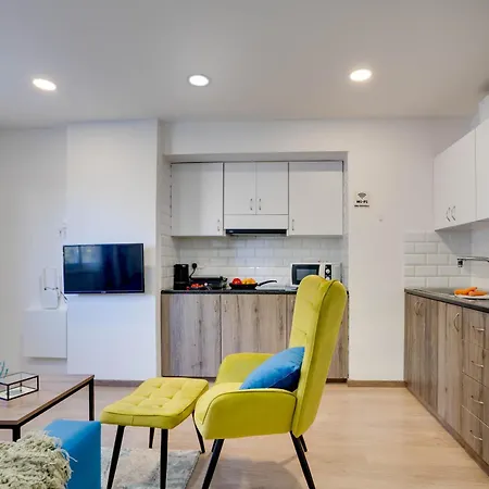 Apartament Atlantis 50m From Makenzy Seafront