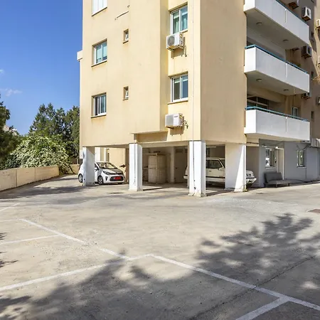 Atlantis 50m From Makenzy Seafront דירה *