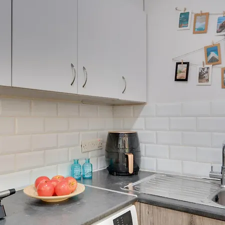 Atlantis 50m From Makenzy Seafront アパート