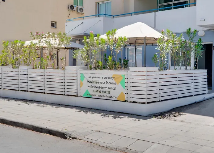 Atlantis 50m From Makenzy Seafront * ラルナカ