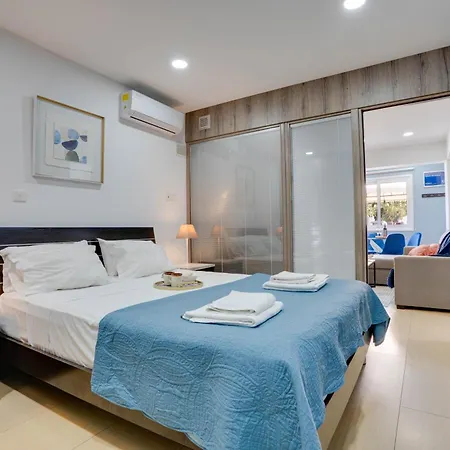 Apartament Atlantis 50m From Makenzy Seafront Larnaca