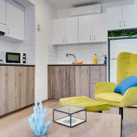 Atlantis 50m From Makenzy Seafront Appartamento *