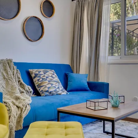 Atlantis 50m From Makenzy Seafront *