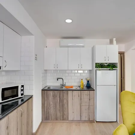 Appartamento Atlantis 50m From Makenzy Seafront