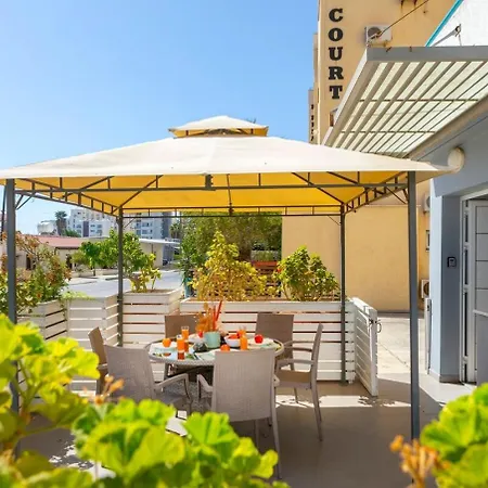 Atlantis 50m From Makenzy Seafront Apartament *