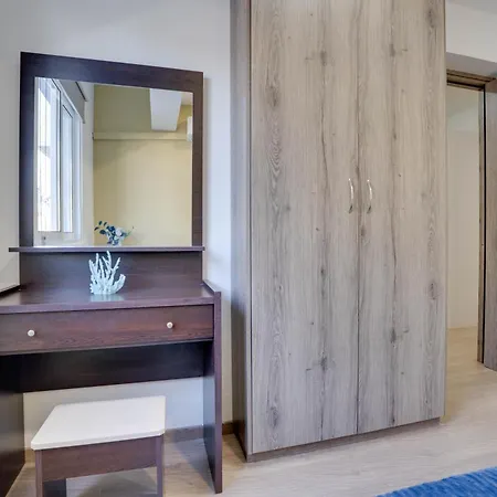 Atlantis 50m From Makenzy Seafront