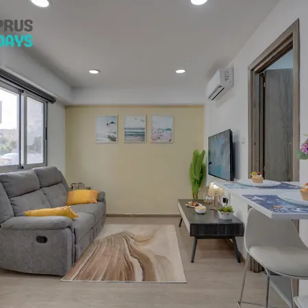 Atlantis 50m From Makenzy Seafront *