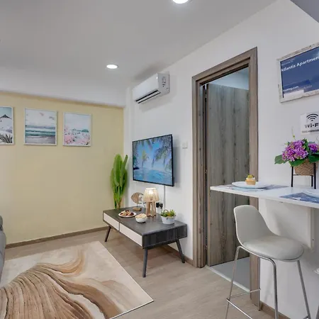 Apartament Atlantis 50m From Makenzy Seafront Larnaca