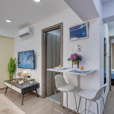 Apartament Atlantis 50m From Makenzy Seafront *