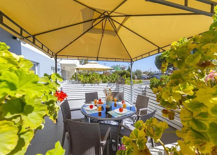 Atlantis 50m From Makenzy Seafront Lárnaca