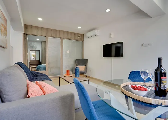 Atlantis 50m From Makenzy Seafront Larnaca