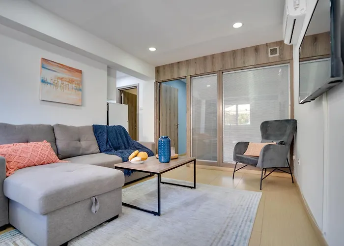 Apartamento Atlantis 50m From Makenzy Seafront Lárnaca