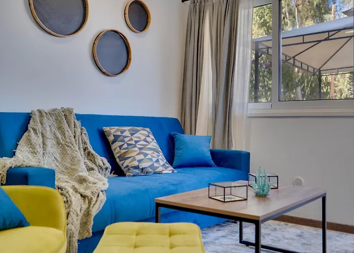 Atlantis 50m From Makenzy Seafront *