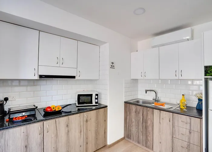 Atlantis 50m From Makenzy Seafront Apartamento