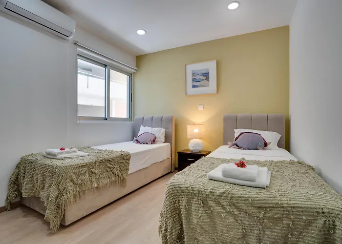 Atlantis 50m From Makenzy Seafront Lárnaca