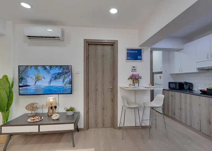 Atlantis 50m From Makenzy Seafront Apartmán Larnaca