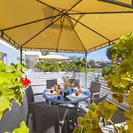 Atlantis 50m From Makenzy Seafront Larnaka
