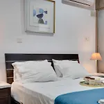 Apartment Atlantis 50m From Makenzy Seafront