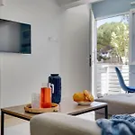 Apartment Atlantis 50m From Makenzy Seafront *