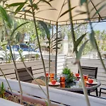 Atlantis 50m From Makenzy Seafront Apartment Larnaka