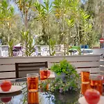 Apartment Atlantis 50m From Makenzy Seafront Larnaka