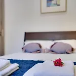 Atlantis 50m From Makenzy Seafront * Larnaka