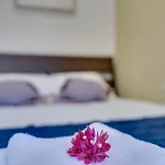 Atlantis 50m From Makenzy Seafront * Larnaka