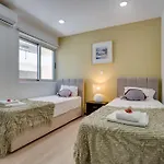 Atlantis 50m From Makenzy Seafront Larnaka