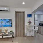 Atlantis 50m From Makenzy Seafront Apartment Larnaka