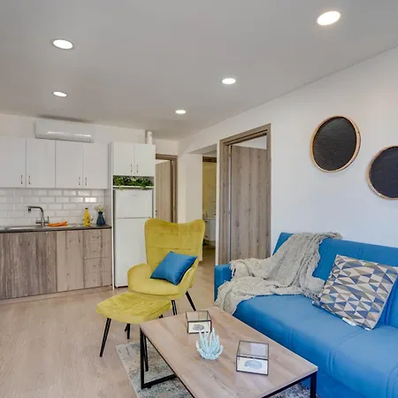 Apartment Atlantis 50m From Makenzy Seafront Larnaca