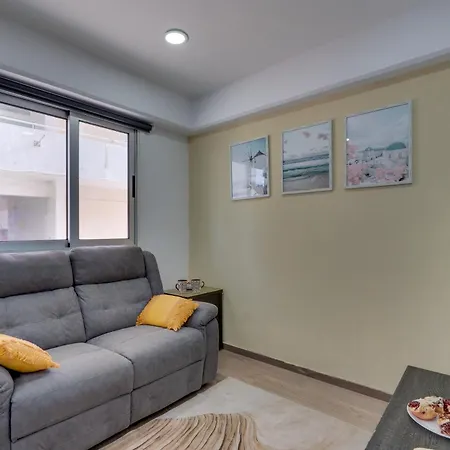 Apartment Atlantis 50m From Makenzy Seafront *
